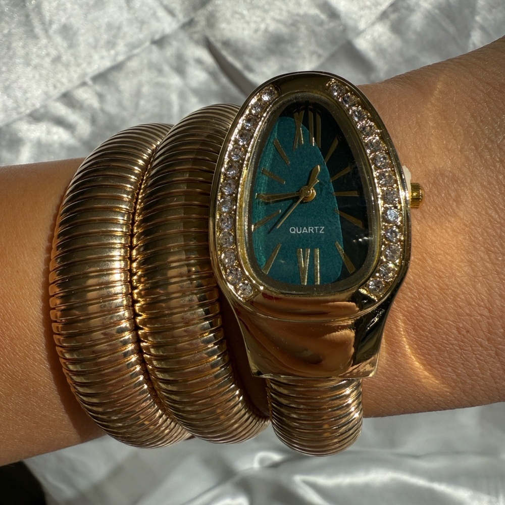 Serpenti gold serpent Snake Coil Wrap Watch – Green Dial & Crystal Detailing - Picture 4 of 7